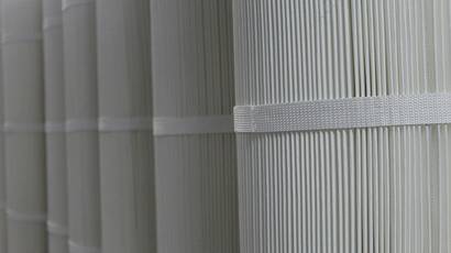 В чём отличие полистера  c PTFE-мембраной от обычного полиэстера