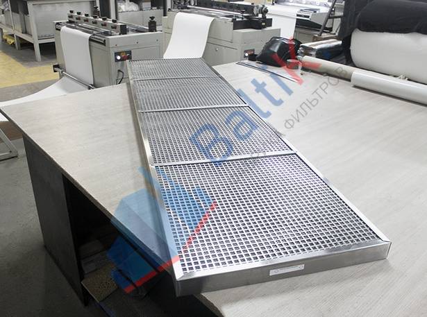 Вытяжной зонт с встроенным искрогасителем